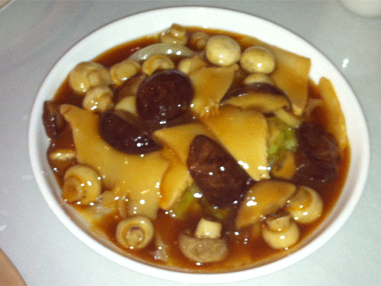 Three Kind of Mushroom in Oyster Sauce 