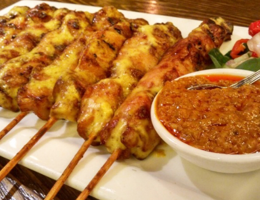 Chicken Satay ( 4 skewers )