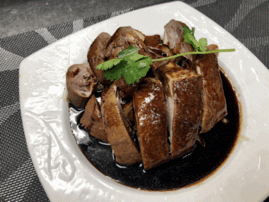 Duck seasoned with spy sauce