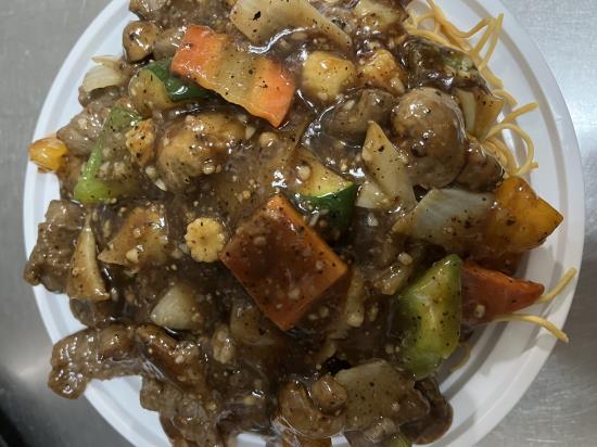 Beef  in black pepper sauce crispy chow mein 