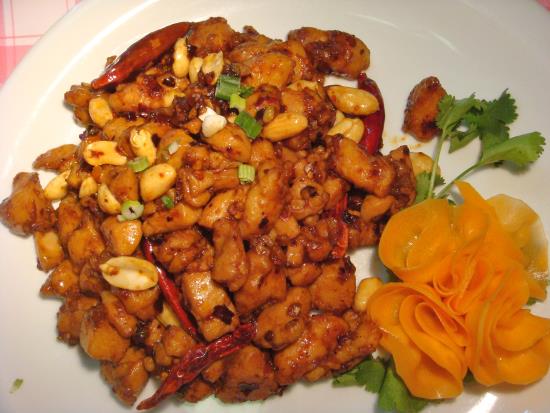 Diced Chicken with Pepper & Peanuts (Hot)