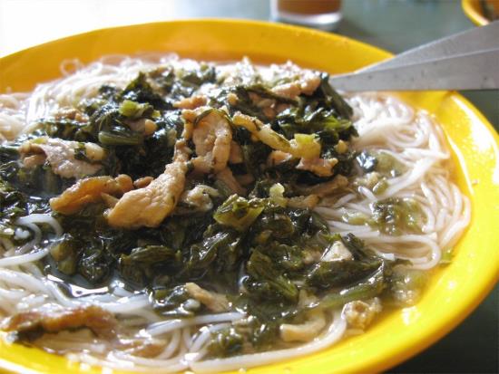 Sichuan Vegetable & Shredded Pork Noodles in Soup